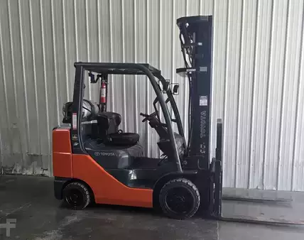 Propane Forklifts 2007  Toyota 8FGCU30 (1)