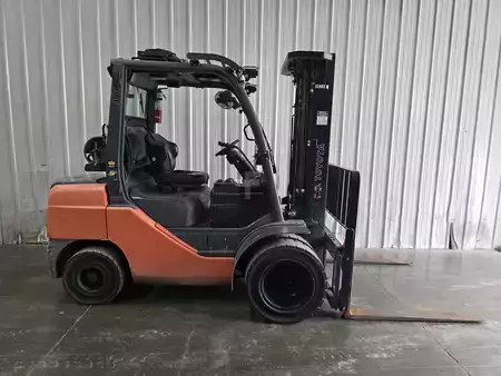 Propane Forklifts 2018  Toyota 8FGU30 (1)