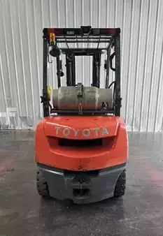 Propane Forklifts 2016  Toyota 8FGU25 (4)
