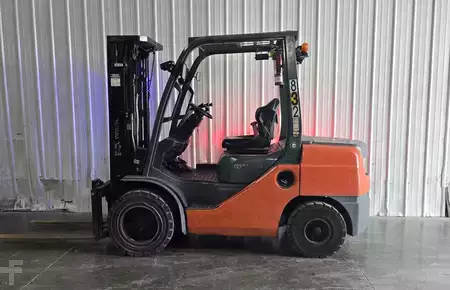 Montacargas diésel 2018  Toyota 8FDU32 (2)