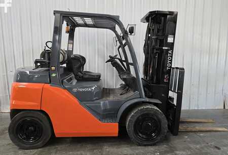 Propane Forklifts 2018  Toyota 8FG35U (2)