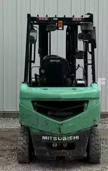 Montacargas diésel 2017  Mitsubishi FD25N (3)