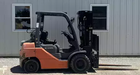 Propane Forklifts 2017  Toyota 8FGU25 (1)
