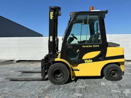 Diesel Forklifts 2008  Yale GDP35 VX (2)