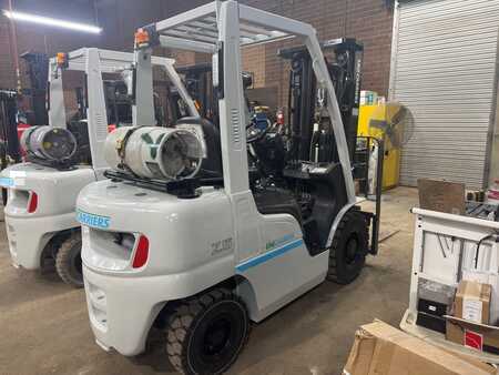 4 Wheels 2015  Unicarriers pf50 (1)