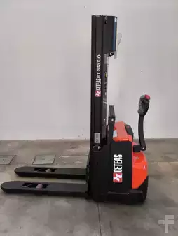 Stoccatori uomo a piedi 2026  Toyota SWE 140 (4)