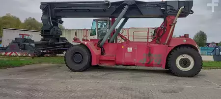 Reach-Stacker 2008 CVS Ferrari F479 (1)