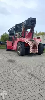 Reach-Stacker 2008 CVS Ferrari F479 (3)