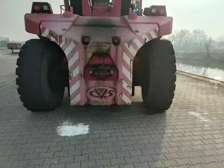 Reach-Stacker 2008 CVS Ferrari F479 (4)