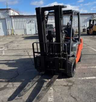 Propane Forklifts - Toyota DYN235 (2)