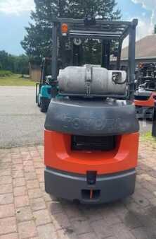 Propane Forklifts - Toyota  7FGCU30 (2)