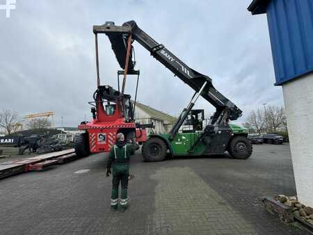 Reachstackers 2014  Sany SRSC4531G (1)