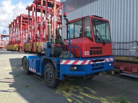 Trator de terminal 2006  CVS Ferrari TT2516BV (4x2) (1)