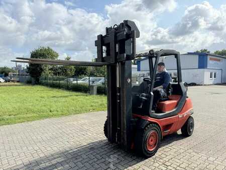 Carretilla elevadora diésel 1999  Linde H30D-03 (1)