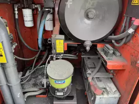 Montacargas diésel 2013  Linde H250 (8)