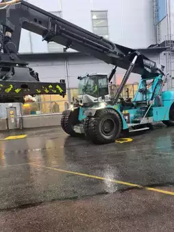 Reach stacker 2017  SMV Konecranes SC4537TC5 (1)