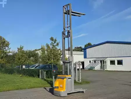 Pallet Stackers 2020  Jungheinrich EJC214 (4)