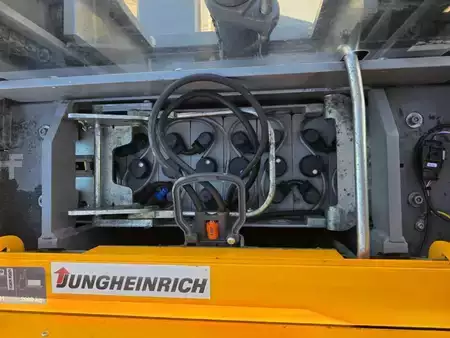 Pallet Stackers 2020  Jungheinrich EJC214 (7)