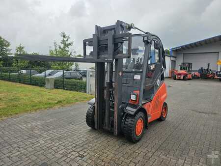 Propane Forklifts 2007  Linde H40T (2)