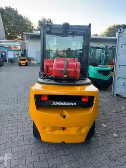 Chariots élévateurs GPL 2020  Jungheinrich TFG 435 (3)