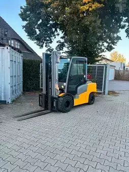 Chariots élévateurs GPL 2020  Jungheinrich TFG 435 (1)