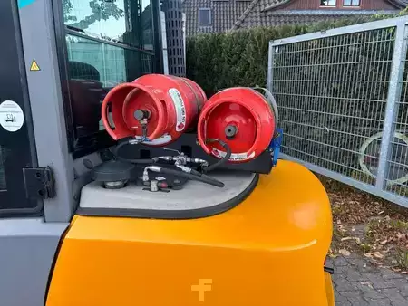 Chariots élévateurs GPL 2020  Jungheinrich TFG 435 (8)