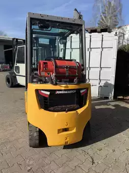 Gázüzemű targoncák 2019  Jungheinrich TFG 316s (4)