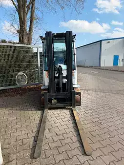 Wózki gazowe 2017  Still RX 70-25t (5)