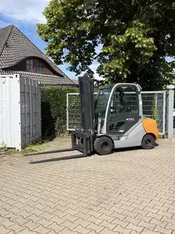 Dieselstapler 2007  Still RX 70-35 (1)