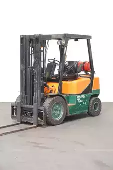 Treibgasstapler 2002  Daewoo G25B (1)