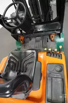 Treibgasstapler 2002  Daewoo G25B (5)