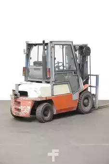 Diesel heftrucks 2000  Nissan FJ02A25U (2)