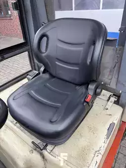 Carrelli elevatori diesel 2000  Nissan FJ02A25U (12)
