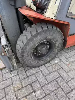 Carrelli elevatori diesel 2000  Nissan FJ02A25U (9)