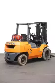 Gas truck 1999  Toyota 02-7 FGF (2)
