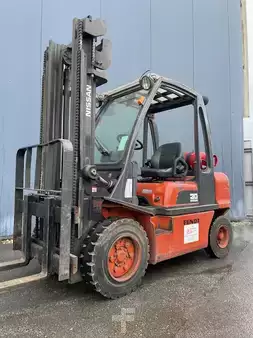 Empilhador a gás 2004  Nissan  UGD02A30PQ (3)