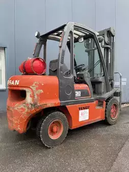 Empilhador a gás 2004  Nissan  UGD02A30PQ (5)