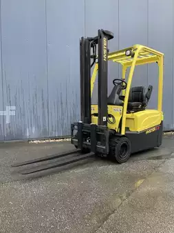 Chariots électriques à 3 roues 2013  Hyster  J2.0XNT (1)