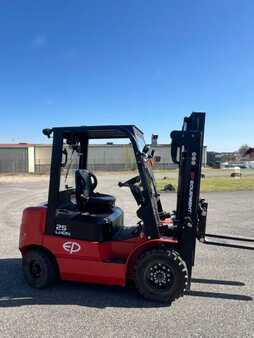 Elektro 4 Rad 2023  EP Equipment EFL252 (2)