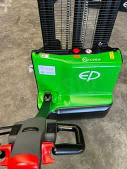Stacker de condutor em pé 2025  EP Equipment DS3 (2)