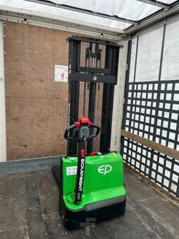 Stacker de condutor em pé 2025  EP Equipment DS3 (3)