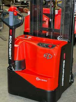 Stacker de condutor em pé 2025  EP Equipment WSI161 (4)