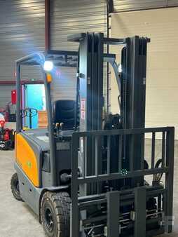 4-wiel elektrische heftrucks 2024  Xilin FB30R (6)