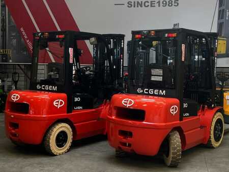 Eléctrico - 4 rodas 2025  EP Equipment EFXZ-301 (2)