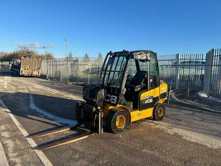 Wózki widłowe diesel 2020  JCB TLT30D (2)