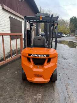 Doosan D30S-7