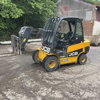 Chariots téléscopiques fixes 2015  JCB TLT30 (3)