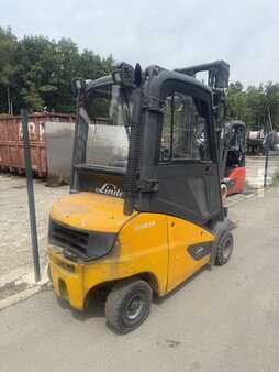 Wózki widłowe diesel 2019  Linde H20D (2)