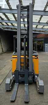 Schubmaststapler 2022  Jungheinrich EVT325 (1)