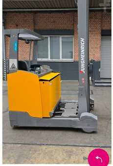 Schubmaststapler 2022  Jungheinrich EVT325 (4)